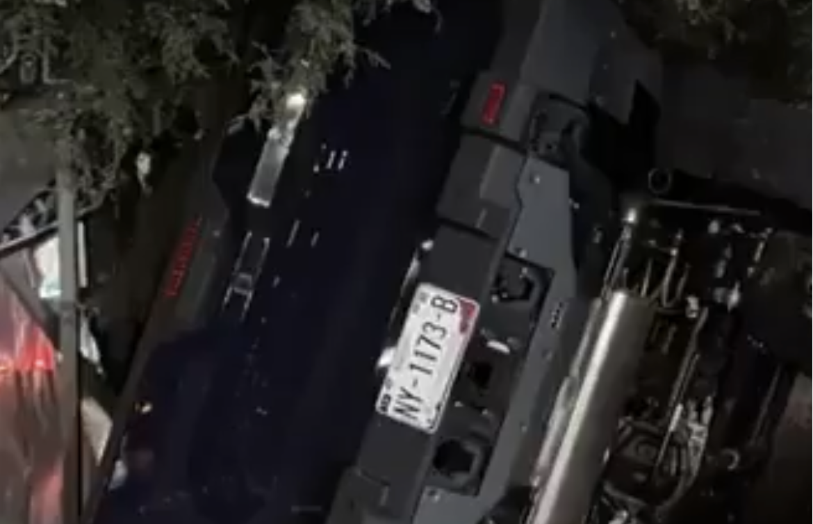 Tragedia vial en Atlixcáyotl: motociclista muere tras ser embestido por auto que terminó volcado