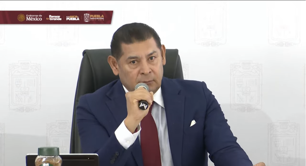 Gobernador de Puebla advierte sobre filtraciones y corrupción en sistema de justicia