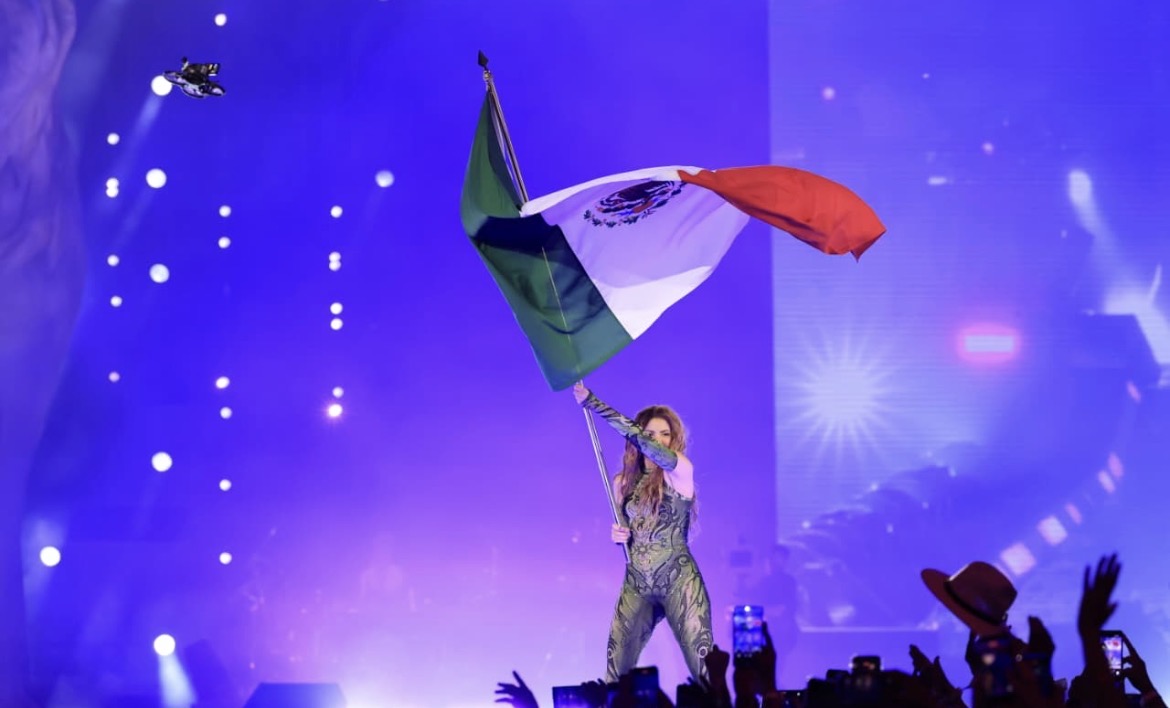 Con más de 220 mil asistentes, concierto de Shakira en el Zócalo de la Ciudad de México concluye sin incidentes graves