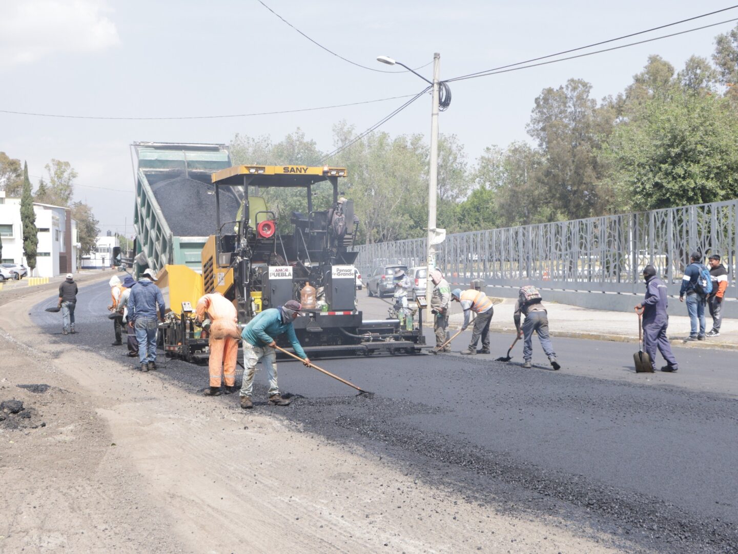 Gobierno de Puebla intensifica rehabilitación en 24 Sur y Bulevar Niño Poblano