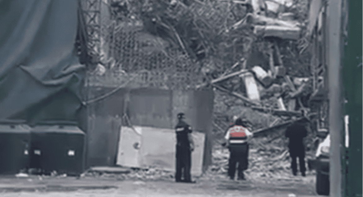 Derrumbe de inmueble en demolición moviliza a cuerpos de emergencia en la alcaldía Cuauhtémoc