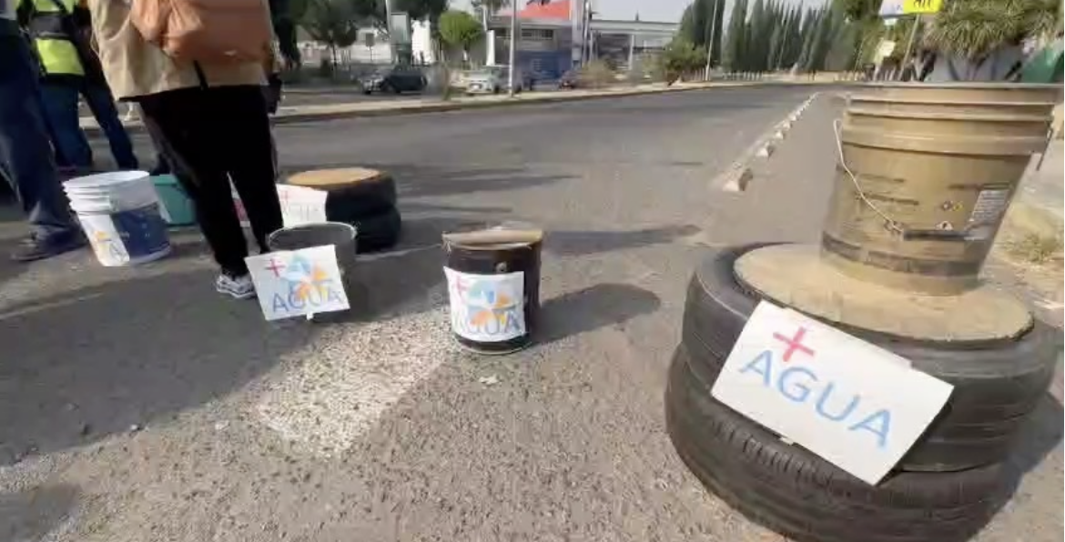 Protesta por agua en Puebla genera caos vial en zona sur