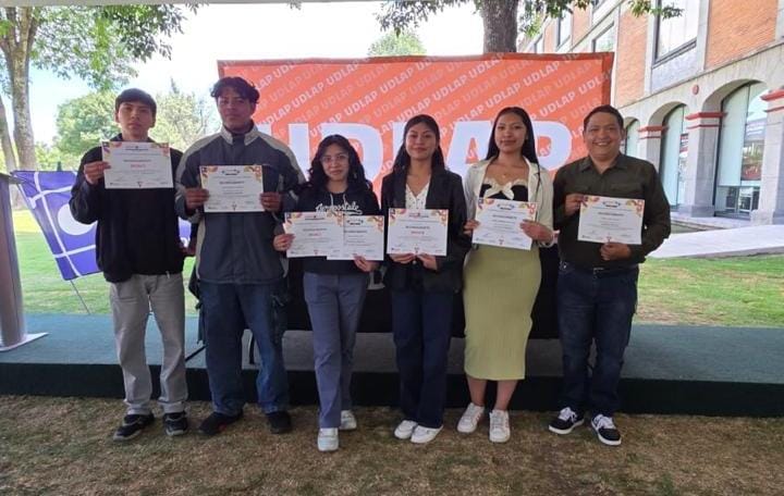Estudiantes de UTH ganan bronce en INFO MATRIX Puebla