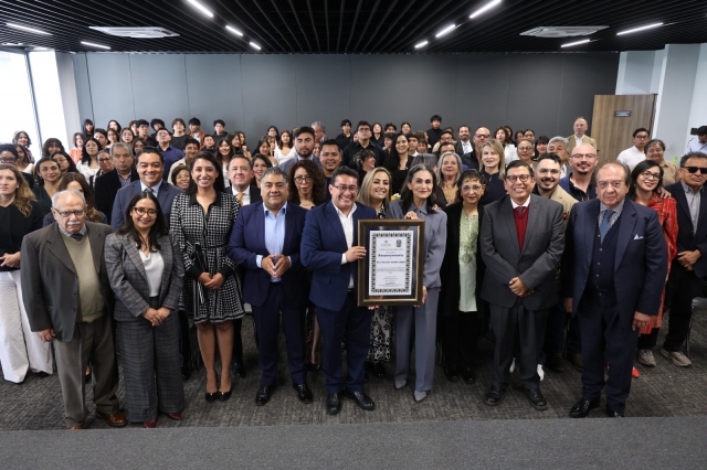 Reconoce Congreso del Estado a Rosalva Loreto López, por su trayectoria académica y defensa del patrimonio cultural 