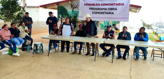 Encabeza el diputado Rosalío Zanatta asamblea de Obra Comunitaria en Zoquitlán 