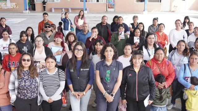 Norma Pimentel fortalece vínculo con la comunidad educativa de San Lorenzo Almecatla