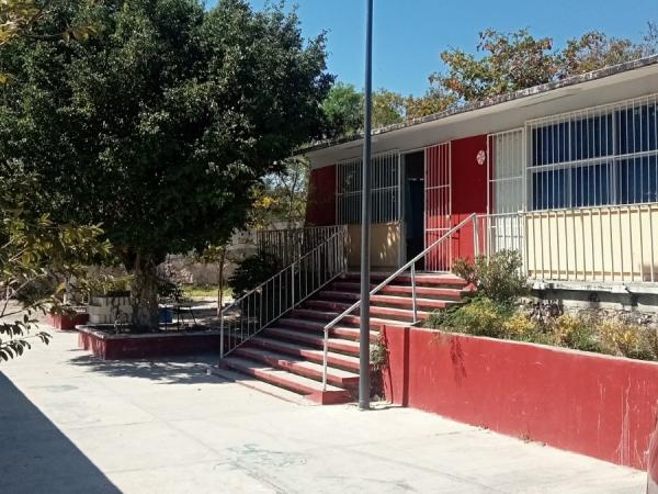 Fortalece Gobierno del Estado infraestructura educativa en Chiautla