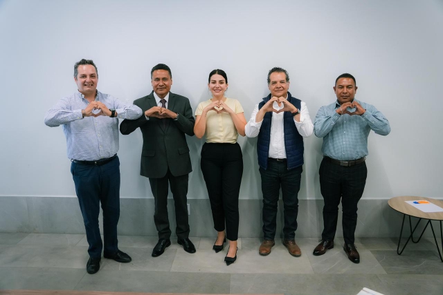 Impulsa Nayeli Salvatori rehabilitación de tramo carretero clave para la región Cholula–Coronango