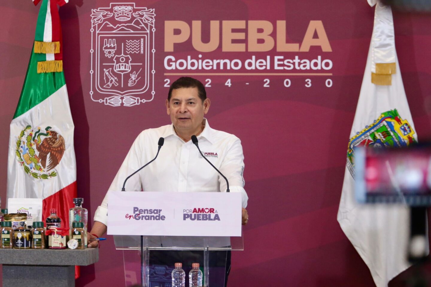 Estrategia de seguridad y cercanía impulsa evaluación de Armenta a nivel nacional