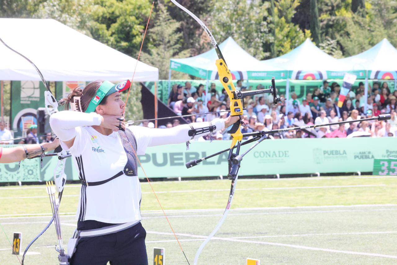 Gobernador Armenta Mier y Rommel Pacheco recorren mundial Tiro con Arco