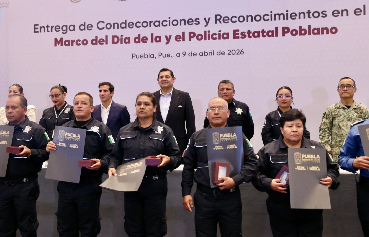 Gobierno de Puebla reconoce y dignifica valor policial