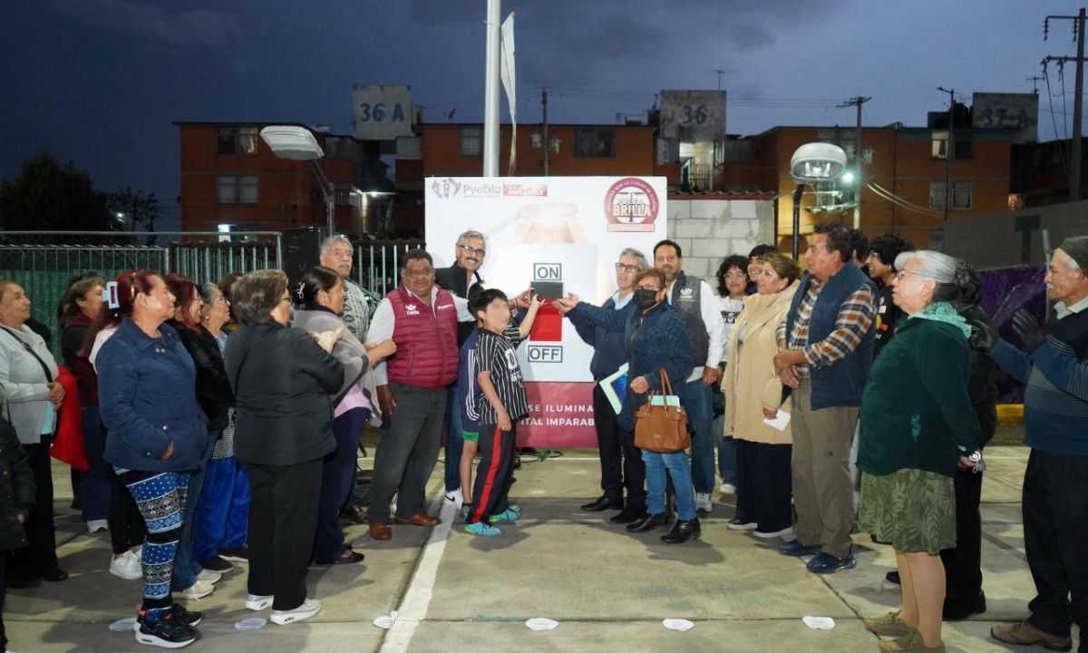 Llega Puebla Brilla a San Aparicio; inaugura gobierno de Pepe Chedraui 107 luminarias modernizadas con LED