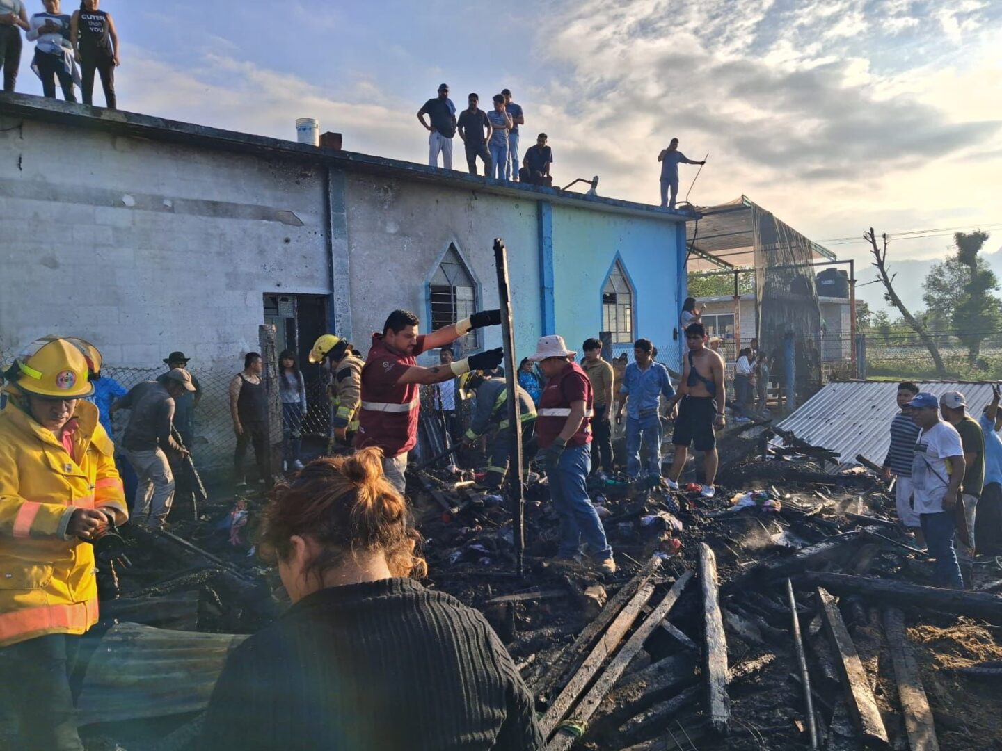 Estalla presunto polvorín en Xaltepuxtla; hay tres personas heridas
