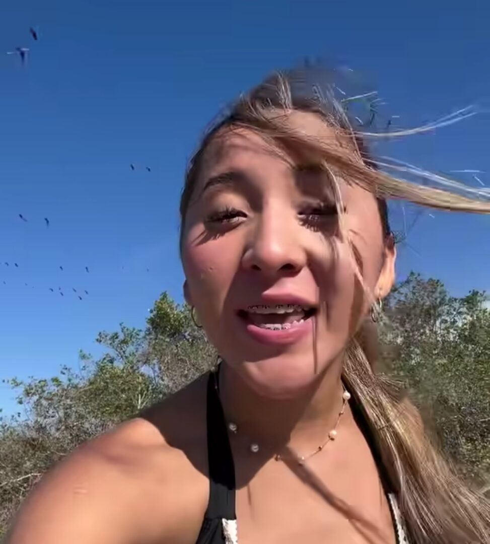 Polémica en Yucatán: influencer ahuyenta flamencos en zona protegida y desata críticas