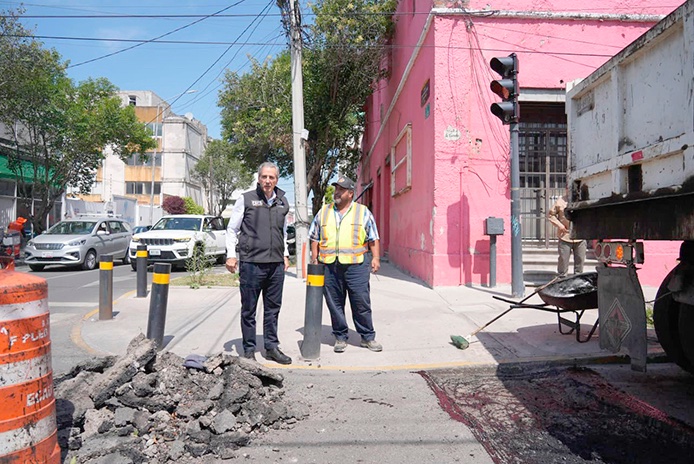 Pepe Chedraui refuerza programa de bacheo para mejorar la movilidad en la ciudad