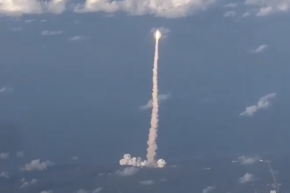 “Desde el cielo hacia la Luna”: videos aéreos de Artemis II sorprenden al mundo