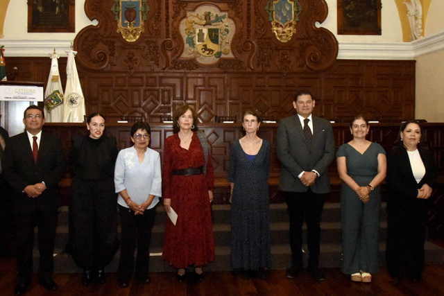 Se inaugura la Cátedra Magistral Dra. Matilde Montoya en el salón Barroco de la BUAP