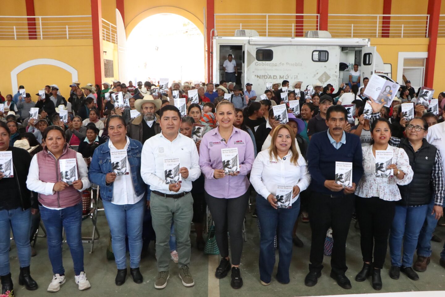 Mujeres indígenas reciben servicios gratuitos y orientación integral en Zoquitlán
