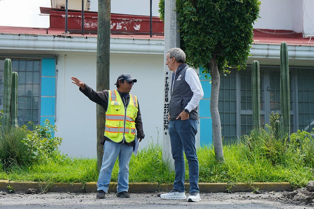 Intensifica Gobierno de Pepe Chedraui trabajos de bacheo en el Barrio El Refugio