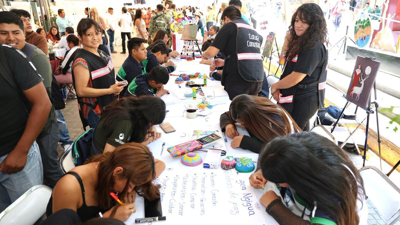 Sistemas DIF Nacional y Estatal fortalecen bienestar en Tehuacán