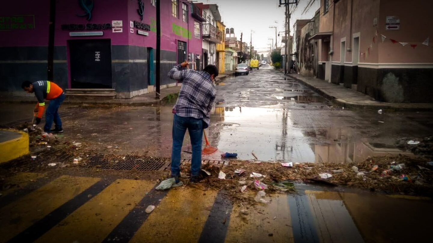 SOSAPACH atiende afectaciones por lluvias y advierte sobre impacto de la basura en el drenaje