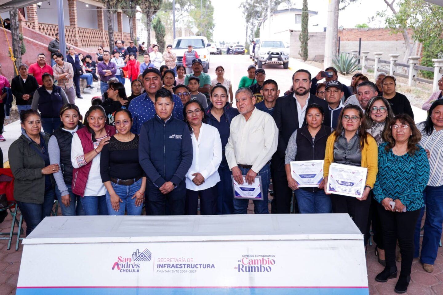 Mejora Lupita Cuautle espacios públicos con entrega de obra en San Francisco Acatepec