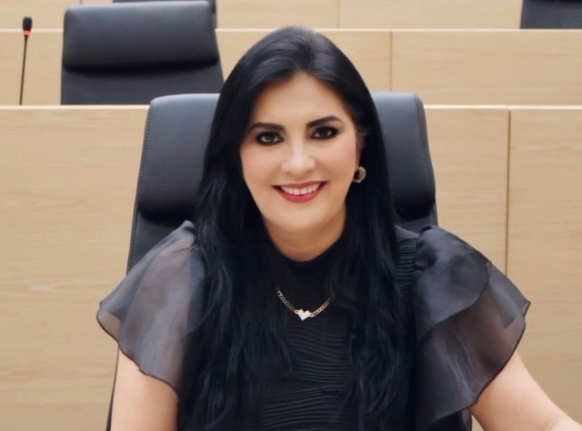 Delfina Pozos presenta exhorto para transparentar línea de crédito del Ayuntamiento de Puebla  