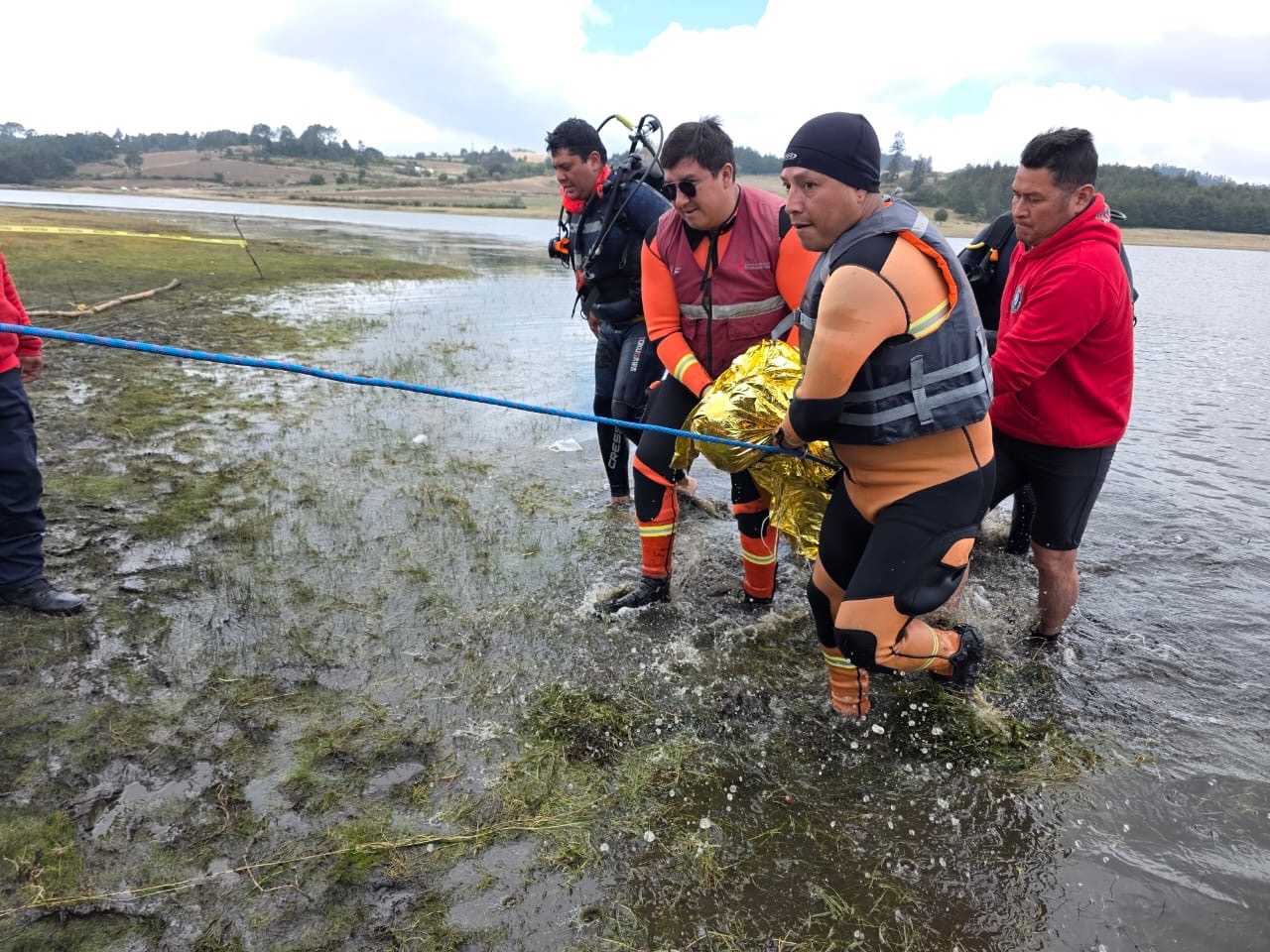 Con operativo coordinado, autoridades estatales encuentran a persona extraviada en laguna de Chignahuapan