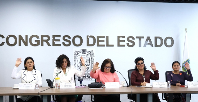 Avala Comisión del Congreso proyecto de acuerdo para que Ayuntamientos retiren obstáculos en banquetas