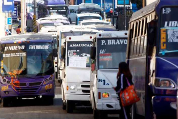 Puebla condiciona aumento al transporte público a renovación de unidades