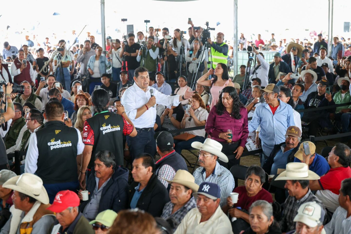Con maquinaria y apoyos directos, Gobierno Estatal reactiva 200 mil hectáreas de campo