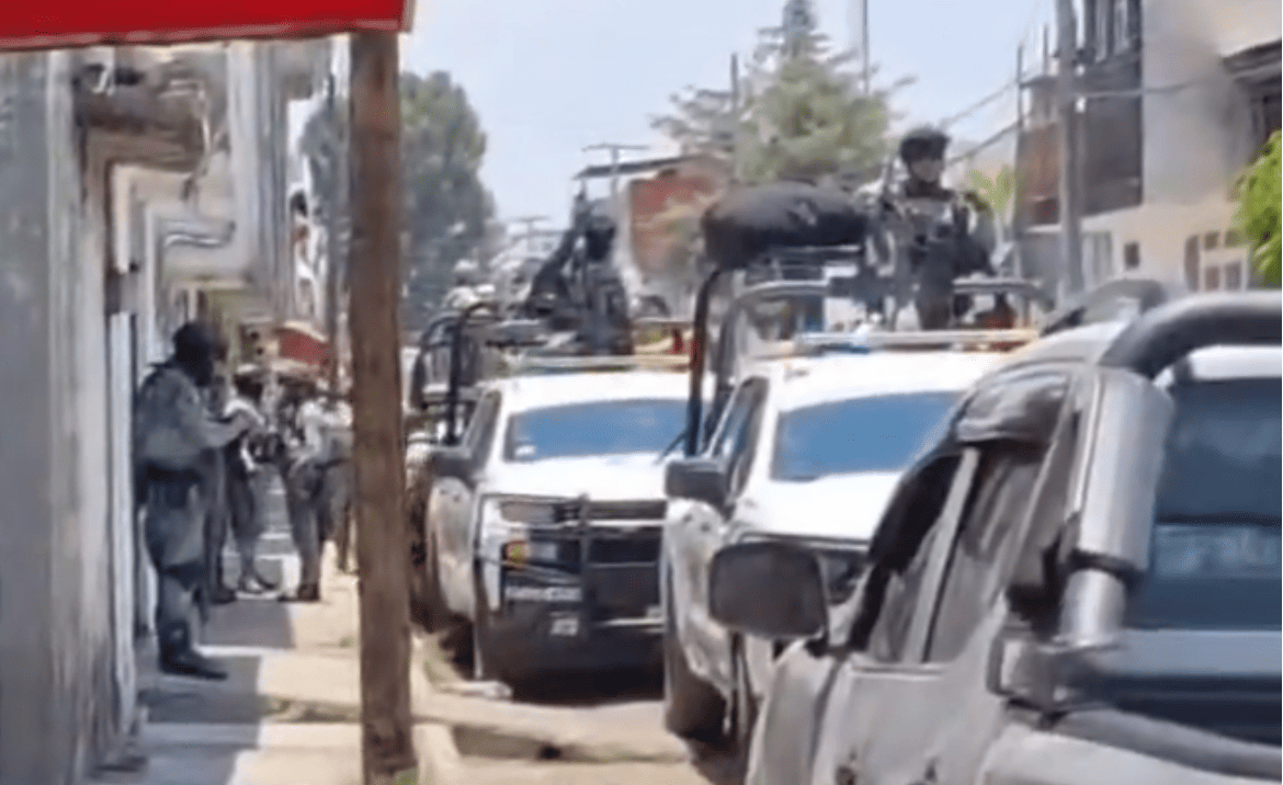 Balacera en el Mercado Morelos deja a un menor grave y desata operativo en Puebla