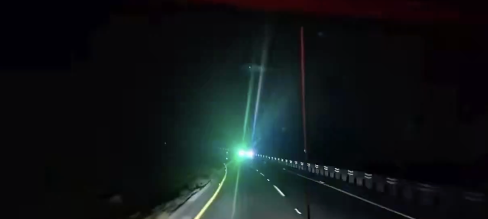 Captan intento de robo a tráiler en Maltrata con luces láser y disparos