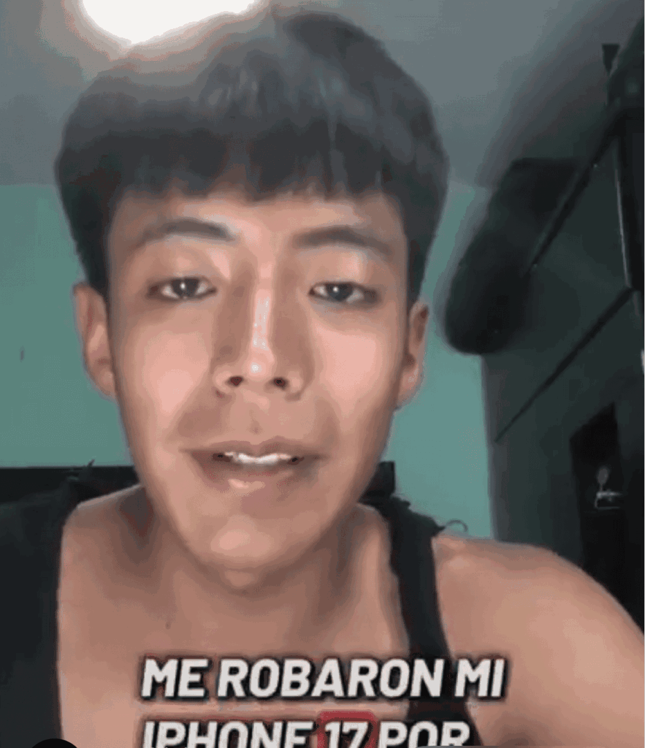 Viralizan robo de celular en camión de Puebla; delincuentes aprovecharon un tope para actuar