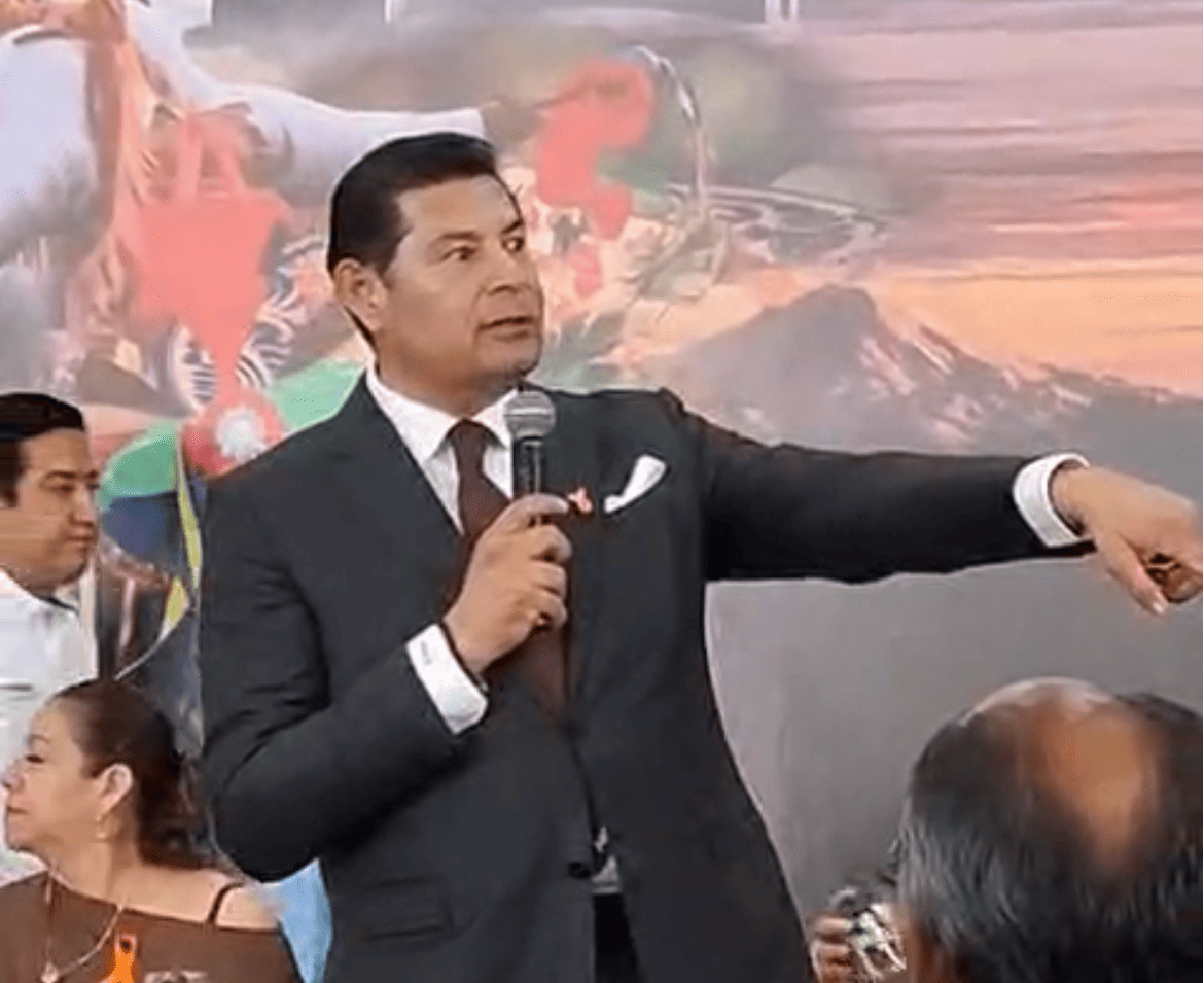 Armenta presenta nuevo titular de Comunicación y destaca alianza con la BUAP y expansión de productos “del Bienestar”