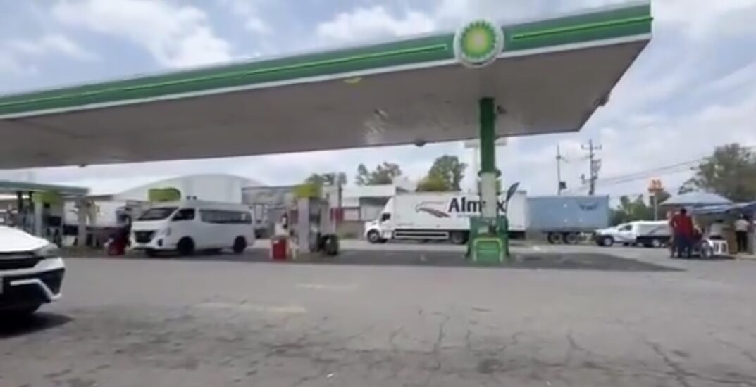 Profeco exhibe gasolinera en Puebla: vende el diésel más caro del país a $29.99 por litro