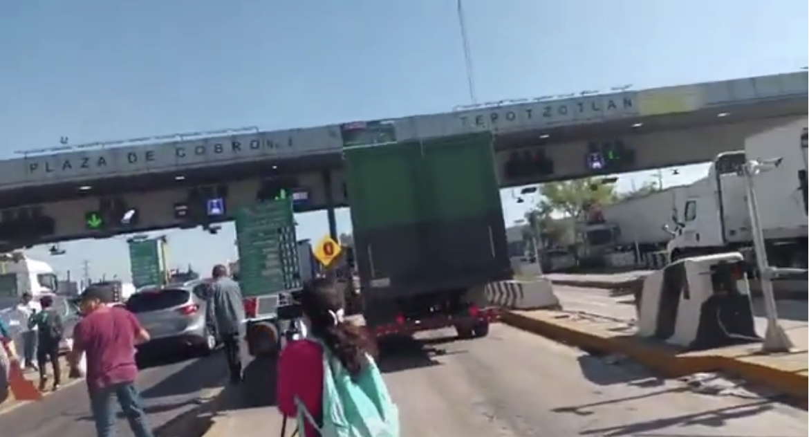 Liberan caseta de Tepotzotlán durante protesta por desaparición de joven laboratorista