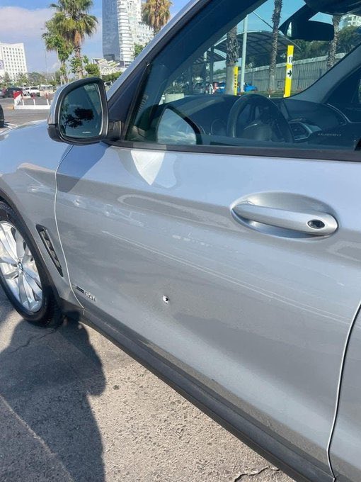 Persisten reportes de “balas perdidas” en la Atlixcáyotl; otro automóvil resulta dañado