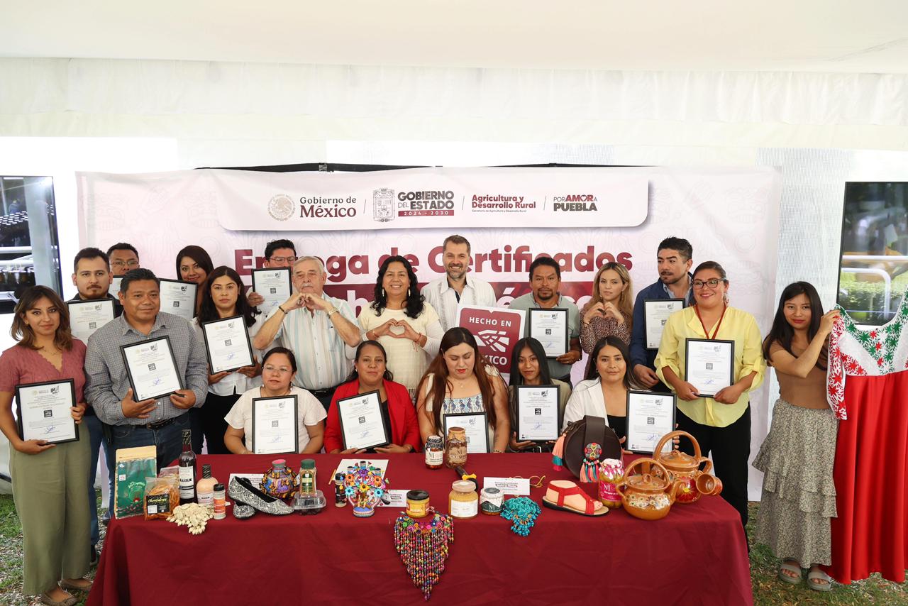 Entregan 98 certificados “Hecho en México” a productores del campo poblano