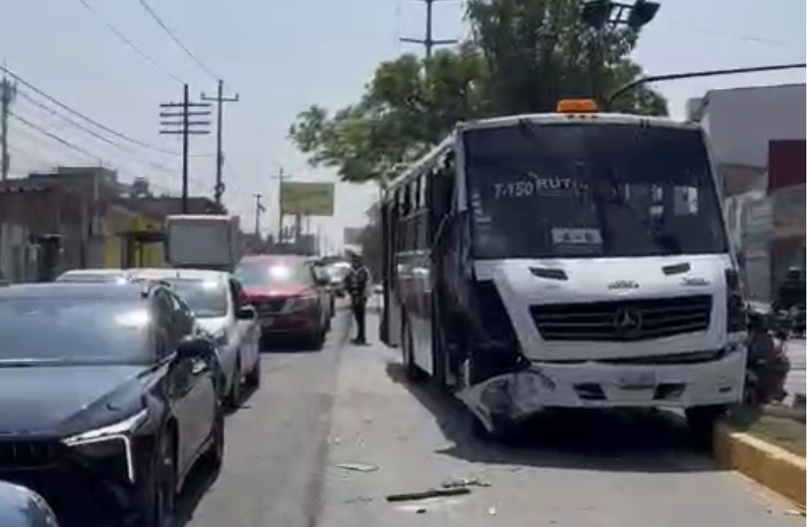 Aparatoso choque en Diagonal Defensores deja saldo de 11 heridos