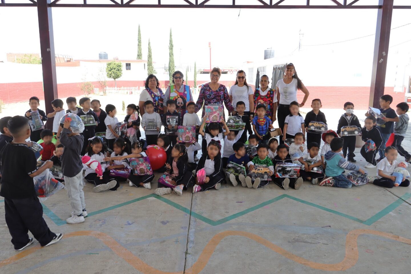 DIF Cuautlancingo lleva alegría a niñas y niños del municipio por el Día de la Niñez