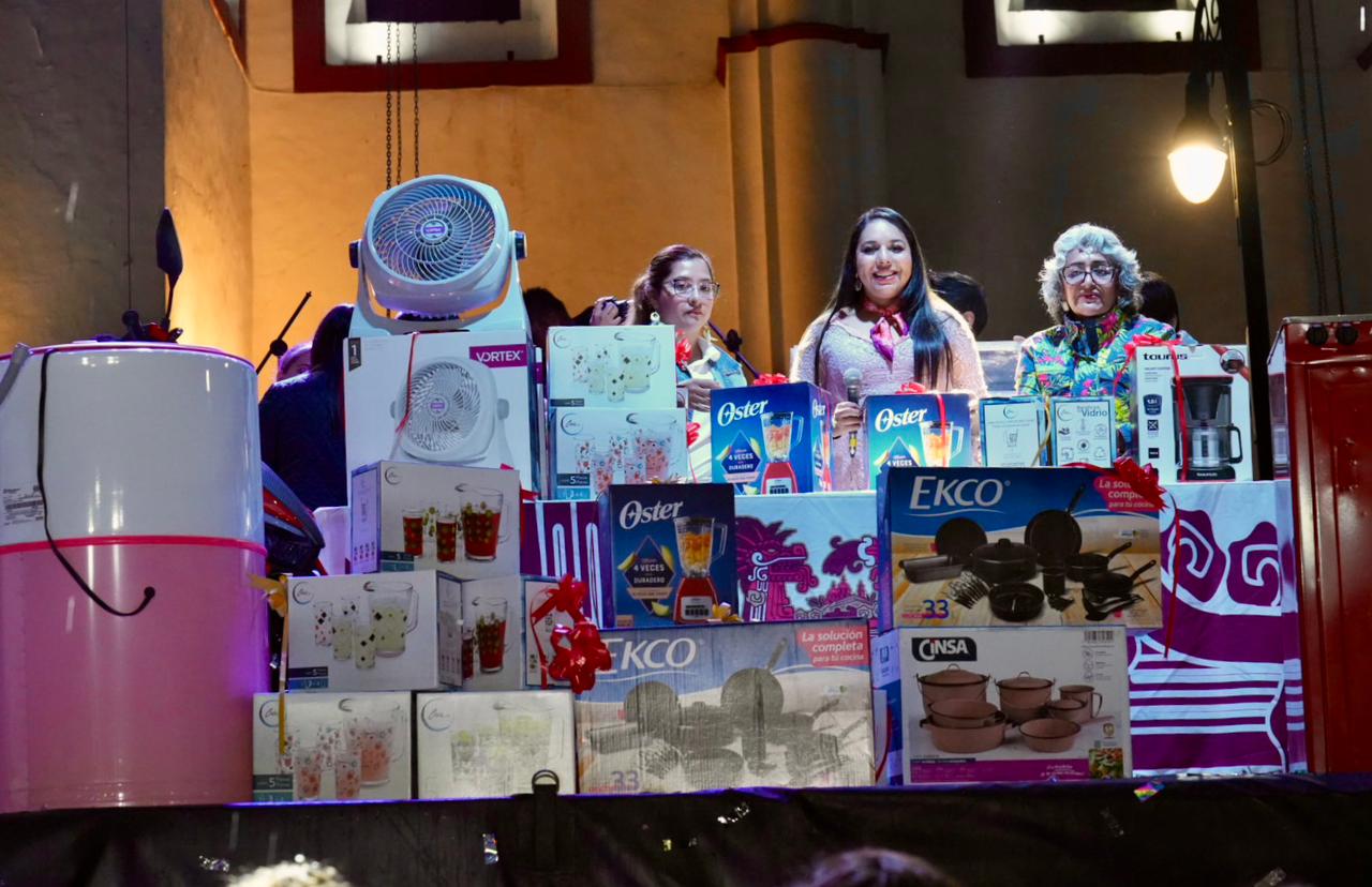 Tonantzin Fernández reúne a más de 5 mil mamás en gran festejo del Día de las Madres en San Pedro Cholula