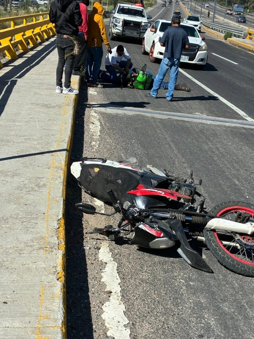 Motociclista pierde la vida tras derrapar en el Periférico Ecológico
