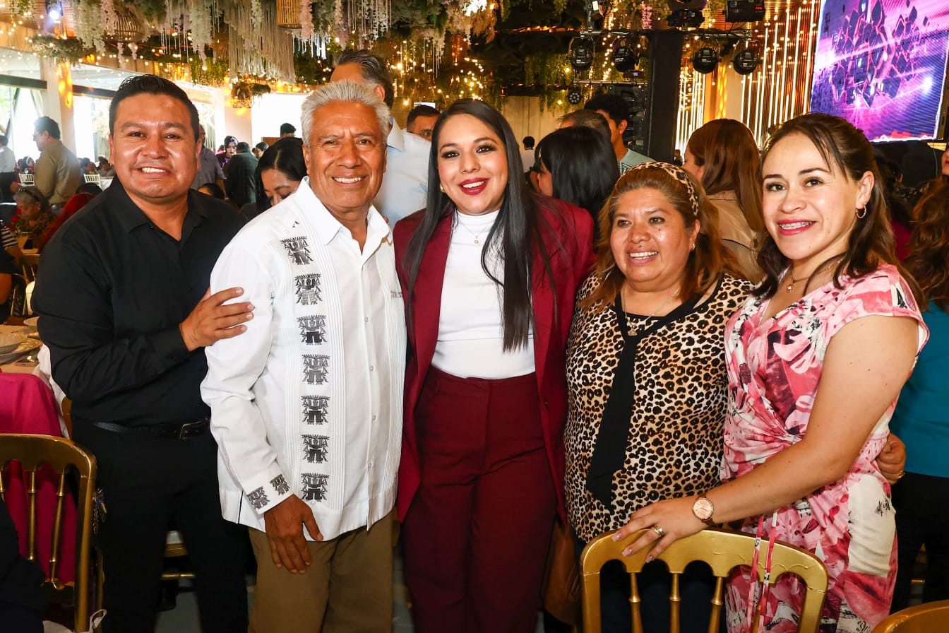 Gobierno de Tonantzin Fernández reconoce la trayectoria y esfuerzo del magisterio de San Pedro Cholula