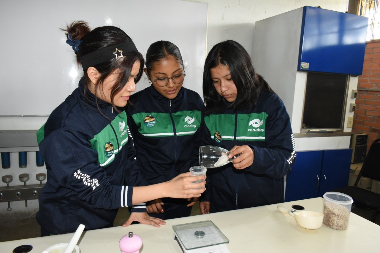 Obtienen estudiantes de Conalep Puebla II certificado Plata en “Escuela Emprendedora 2025”