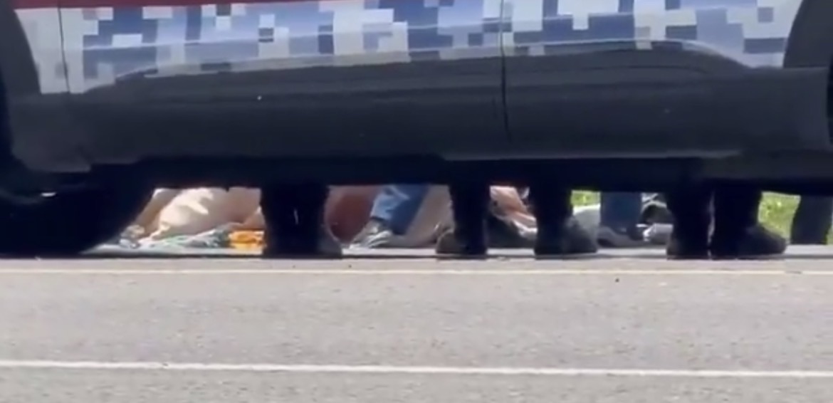 Hallan cuerpo encobijado y maniatado rumbo a San Miguel Canoa