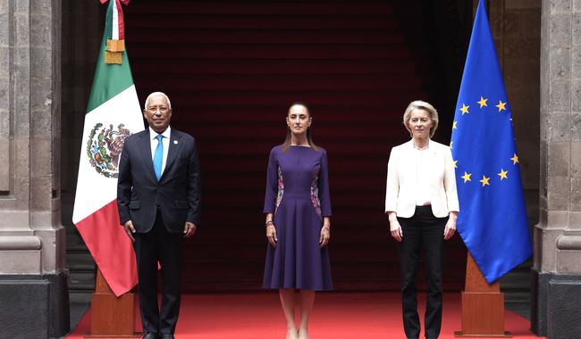 Recibe Presidenta al Presidente del Consejo Europeo, António Costa y a la Presidenta de la Comisión Europea, Ursula von der Leyen en Palacio