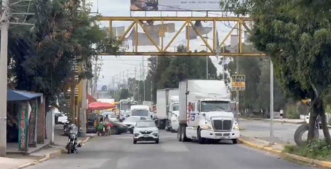 AMOTAC paraliza parcialmente Puebla con bloqueos intermitentes en carreteras clave