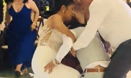 Finge emergencia médica en su boda y desata viral: todo era una broma con coreografía incluida