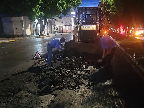 Secretaría de Infraestructura atiende colapso de drenaje sanitario en Avenida Lafragua tras intensa lluvia
